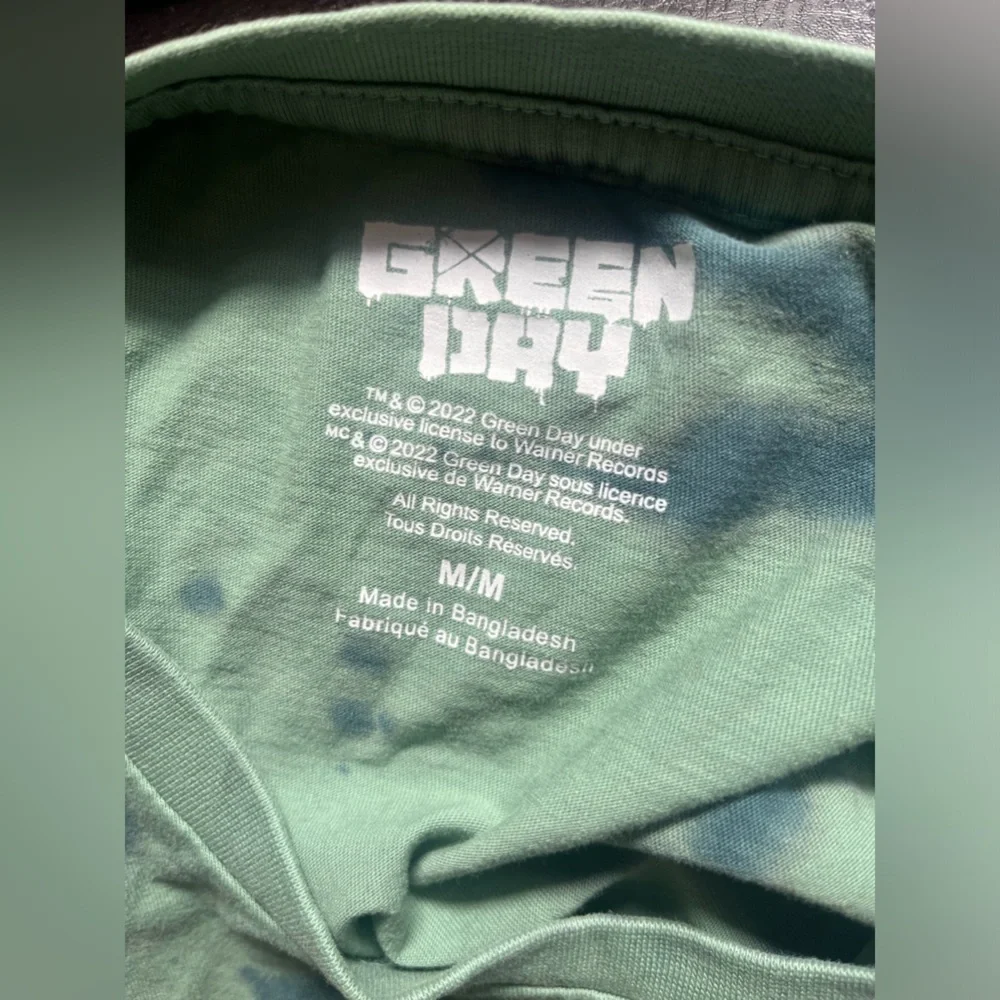 Green Day Sleeveless Shirt - Picture 5 of 5